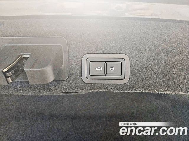 Audi A6 2021 — ფოტო 14/18