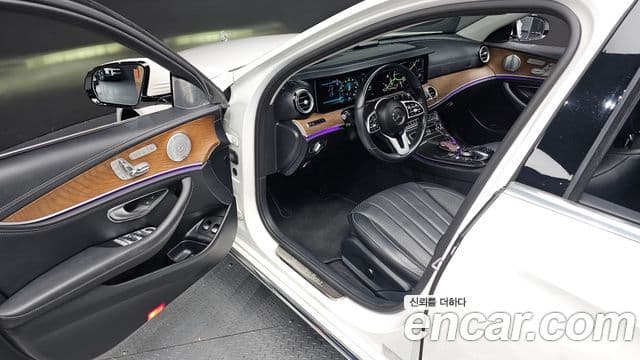 Mercedes-Benz E-Class 2019 — ფოტო 10/20