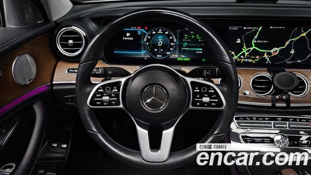Mercedes-Benz E-Class 2019 — ფოტო 13/20