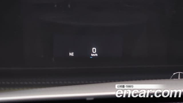 Mercedes-Benz E-Class 2019 — ფოტო 19/20