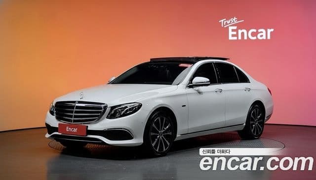 Mercedes-Benz E-Class 2019 — ფოტო 1/20