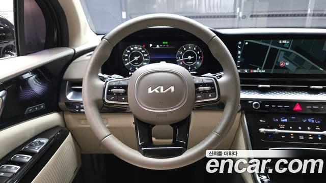 Kia Carnival 2022 — фото 14 из 20