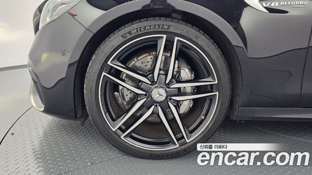 Mercedes-Benz E-Class 2019 — ფოტო 5/20