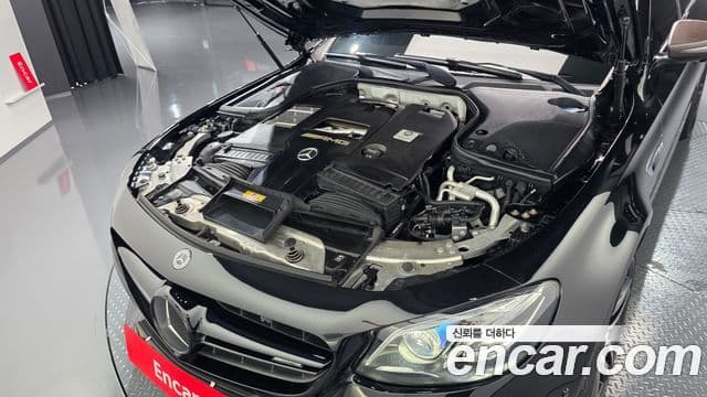 Mercedes-Benz E-Class 2019 — ფოტო 6/20