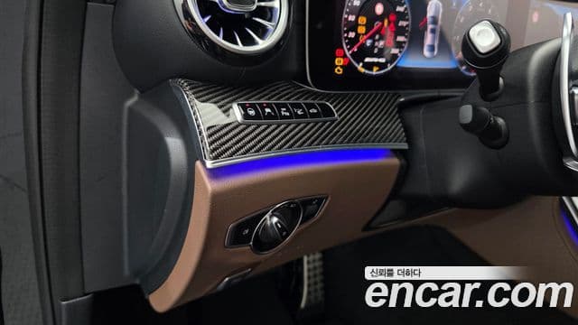 Mercedes-Benz E-Class 2019 — ფოტო 19/20