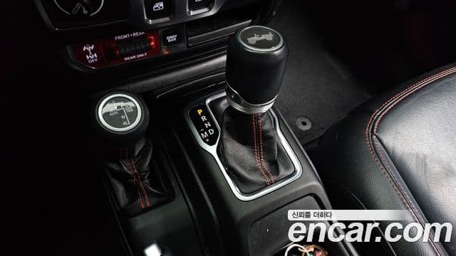 Jeep Wrangler 2020 — Photo 9/20