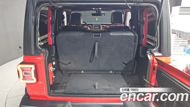 Jeep Wrangler 2020 — Photo 18/20