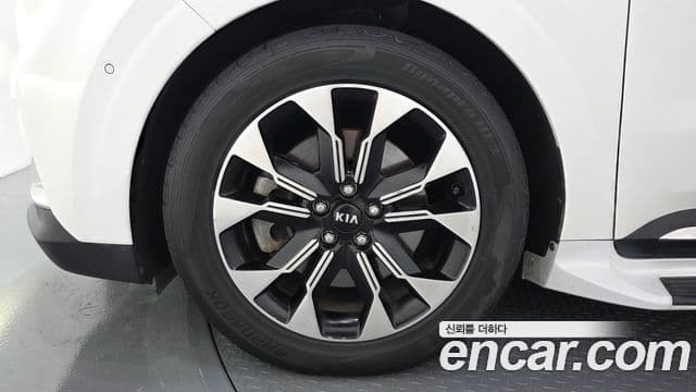 Kia Carnival 2022 — Фото 5/20