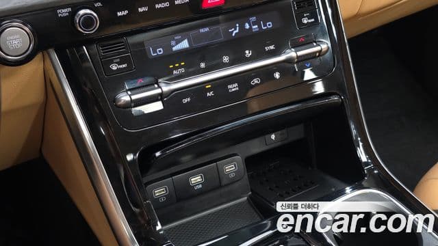 Kia Carnival 2022 — Фото 18/20