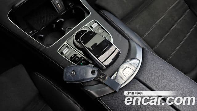 Mercedes-Benz C-Class 2021 — ფოტო 19/20