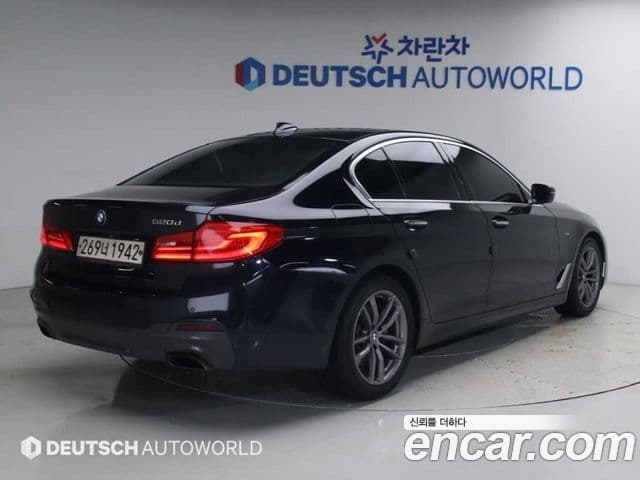 BMW 5 Series 2018 — Şəkil 1/20