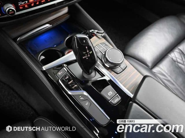 BMW 5 Series 2018 — Şəkil 7/20