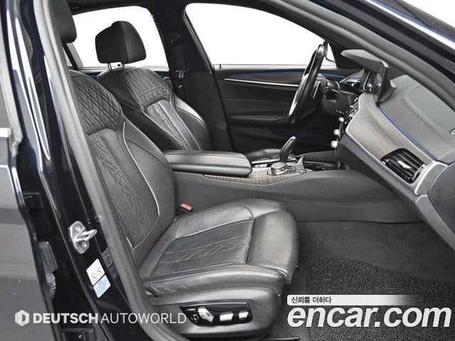 BMW 5 Series 2018 — Şəkil 8/20