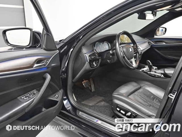 BMW 5 Series 2018 — Şəkil 11/20