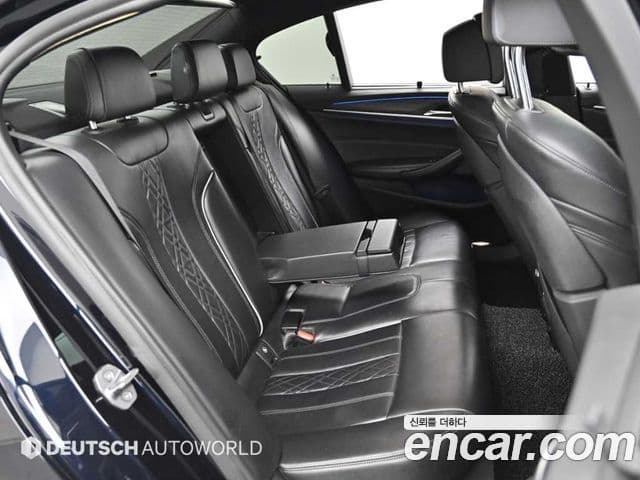 BMW 5 Series 2018 — Şəkil 12/20