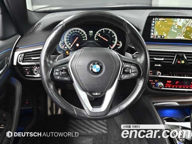 BMW 5 Series 2018 — Şəkil 13/20