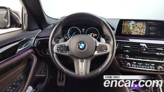 BMW 5 Series 2019 — Şəkil 13/20
