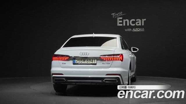 Audi A6 2021 — ფოტო 4/20
