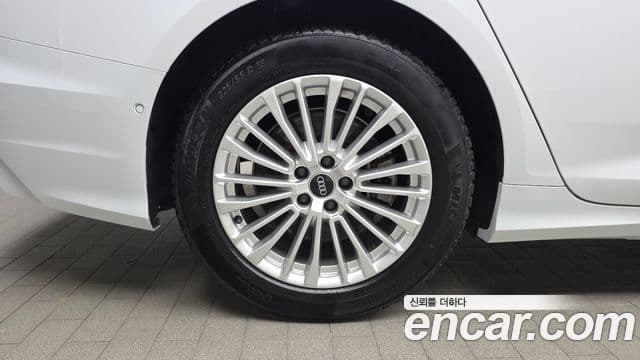 Audi A6 2021 — ფოტო 5/20