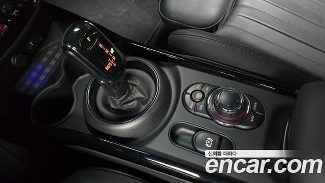 Mini Cooper S Clubman 2022 — фото 8 из 20