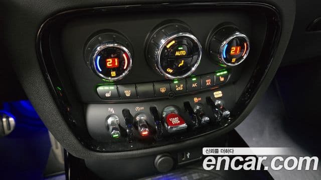 Mini Cooper S Clubman 2022 — фото 15 из 20