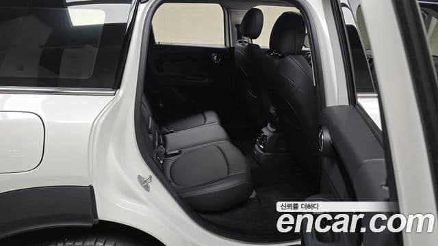 Mini Cooper Countryman 2023 — фото 11 из 20