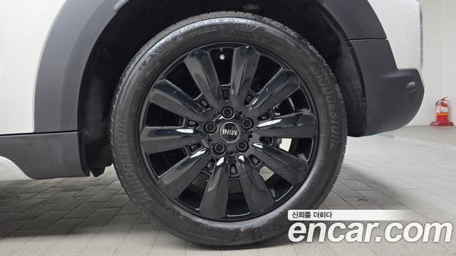Mini Cooper Countryman 2023 — Photo 6/31