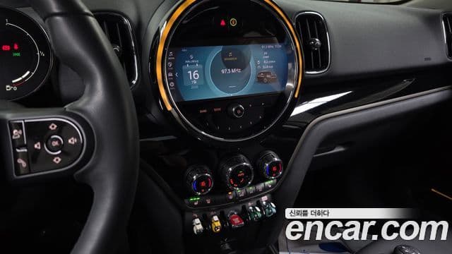 Mini Cooper Countryman 2023 — Photo 16/31