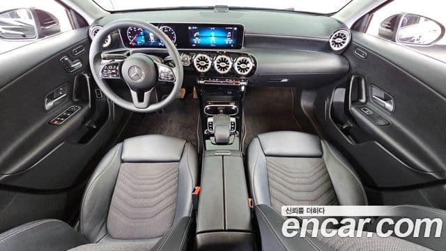 Mercedes-Benz A-Class 2020 — ფოტო 7/20