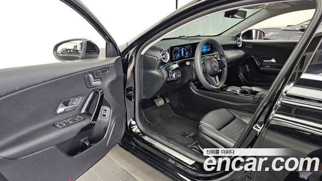Mercedes-Benz A-Class 2020 — ფოტო 10/20