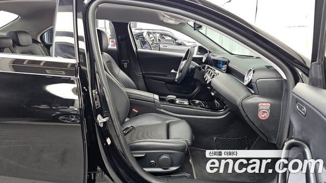 Mercedes-Benz A-Class 2020 — ფოტო 11/20