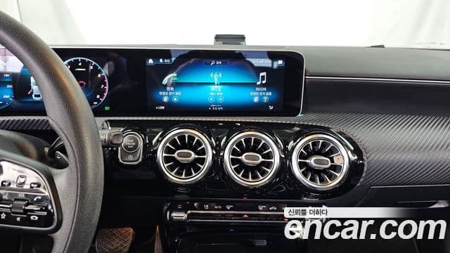 Mercedes-Benz A-Class 2020 — ფოტო 14/20