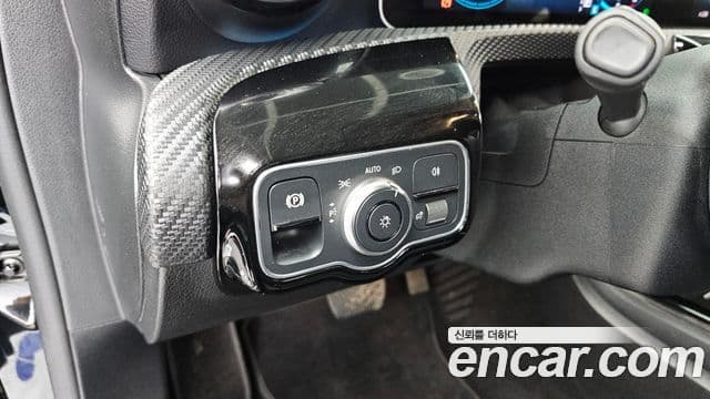 Mercedes-Benz A-Class 2020 — ფოტო 18/20