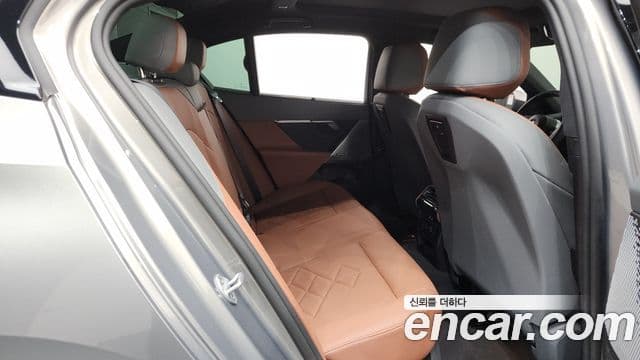 BMW 5 Series 2025 — Şəkil 19/20