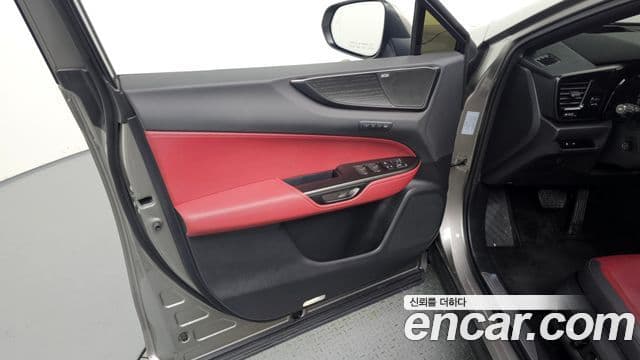 Lexus NX350h 2024 — Photo 8/33