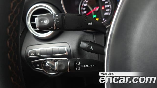 Mercedes-Benz C-Class 2018 — Фото 19/20