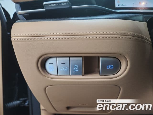 Genesis G90 2024 — Photo 17/20