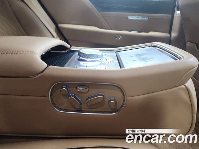 Genesis G90 2024 — Photo 12/20