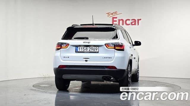 Jeep Compass 2022 — ფოტო 4/20