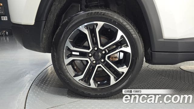 Jeep Compass 2022 — ფოტო 5/20