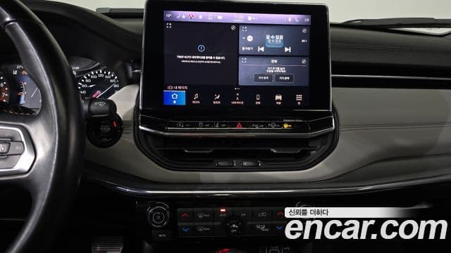 Jeep Compass 2022 — ფოტო 12/20