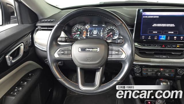 Jeep Compass 2022 — ფოტო 13/20