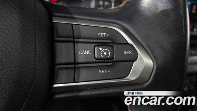 Jeep Compass 2022 — ფოტო 15/20