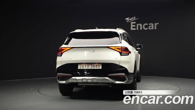 Kia Sportage 2023 — ფოტო 4/20