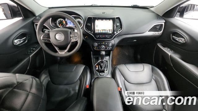 Jeep Cherokee 2022 — ფოტო 10/20