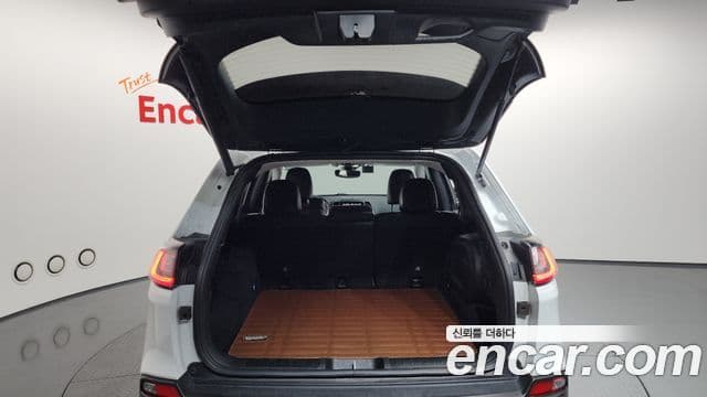 Jeep Cherokee 2022 — фото 18 из 20