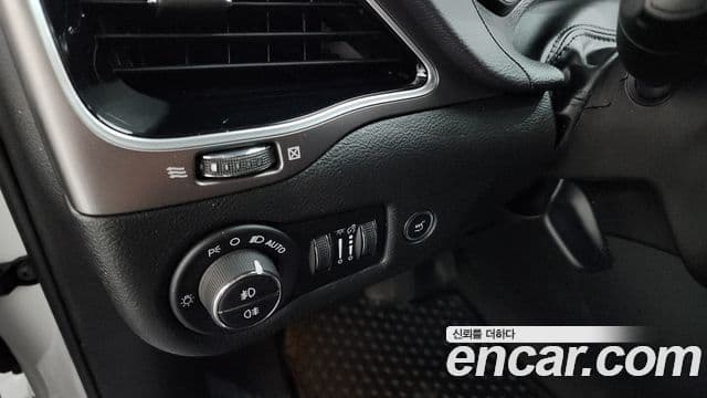 Jeep Cherokee 2022 — Photo 30/36