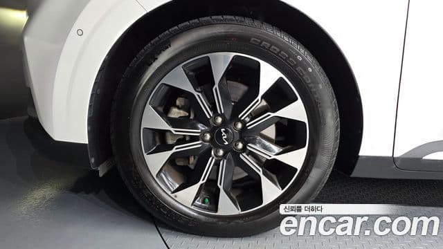 Kia Carnival 2022 — фото 4 из 20