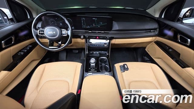 Kia Carnival 2022 — фото 10 из 20
