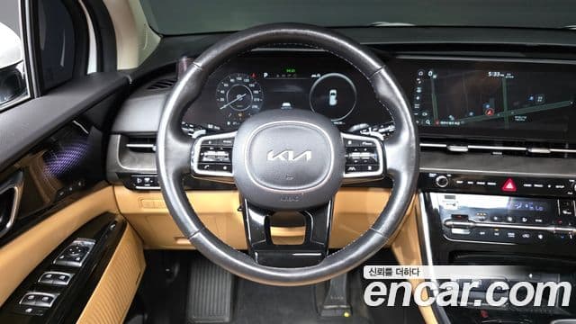 Kia Carnival 2022 — фото 12 из 20